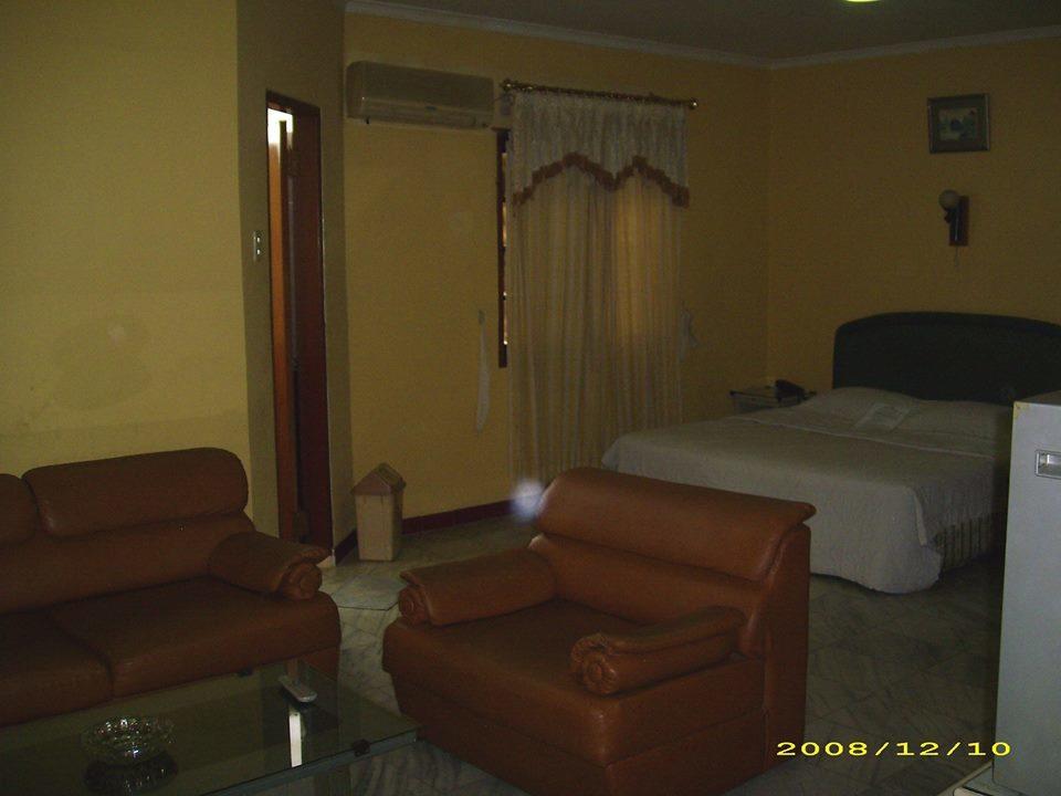 Hotel Pinangsia Jakarta Buitenkant foto