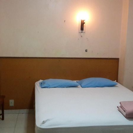 Hotel Pinangsia Jakarta Buitenkant foto